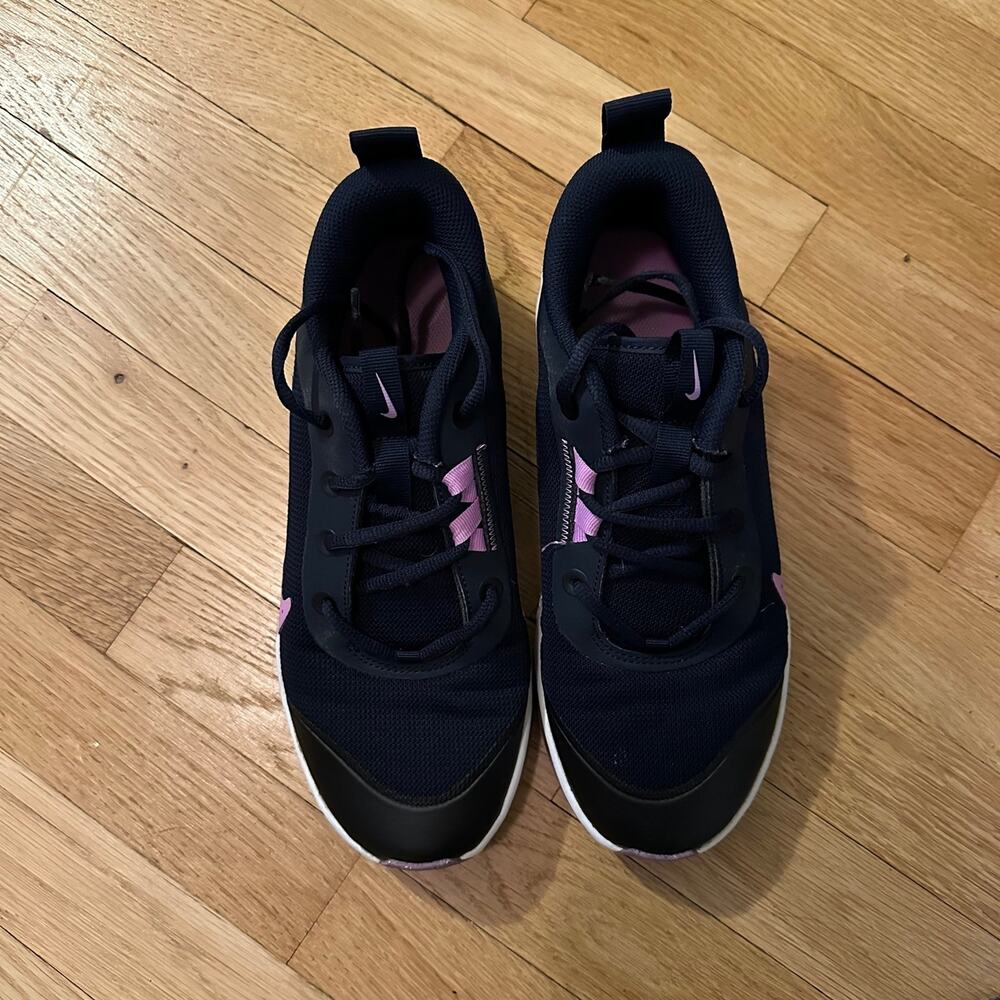 Nike Omni Multi-Court 'Obsidian Rush Fuchsia